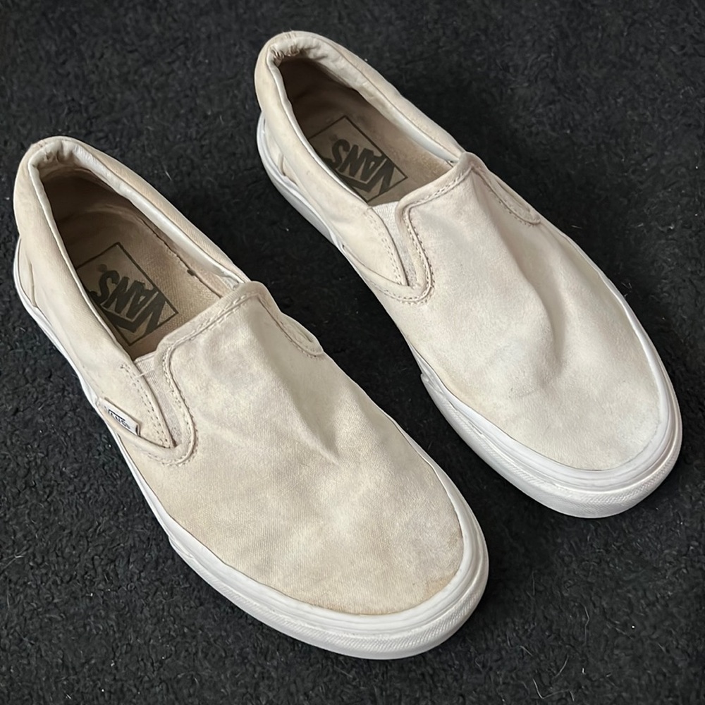 Vans Off the Wall size 7 women’s, 5.5 men’s.